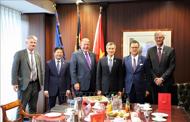 Vietnam es un mercado potencial para las empresas alemanas, afirma experto germano