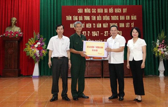 Realizan actividades en gratitud a los inválidos y mártires de guerra en Vietnam