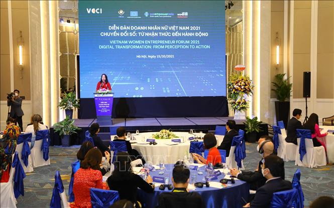 Foro de Empresarias de Vietnam 2021 se centra en la transformación digital