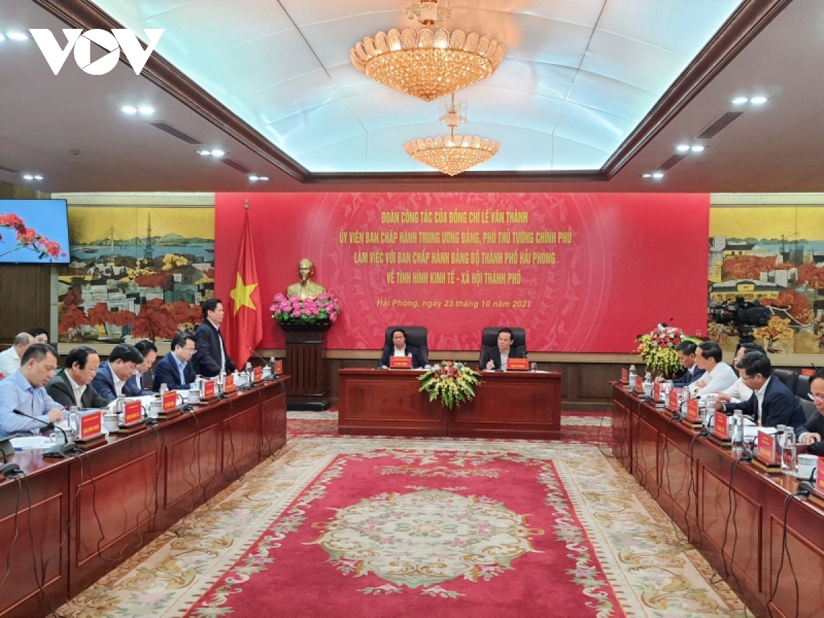 El viceprimer ministro orienta el desarrollo de tres pilares económicos en Hai Phong