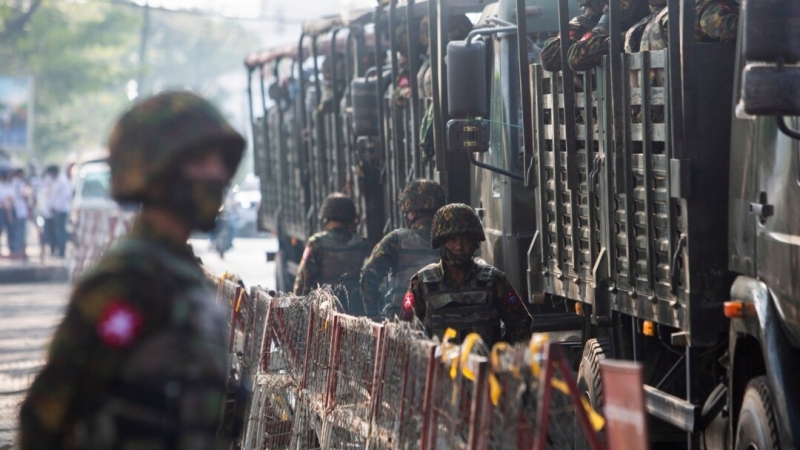 Exclusión de Myanmar de cumbre hará reflexionar a los militares, opina académico indonesio