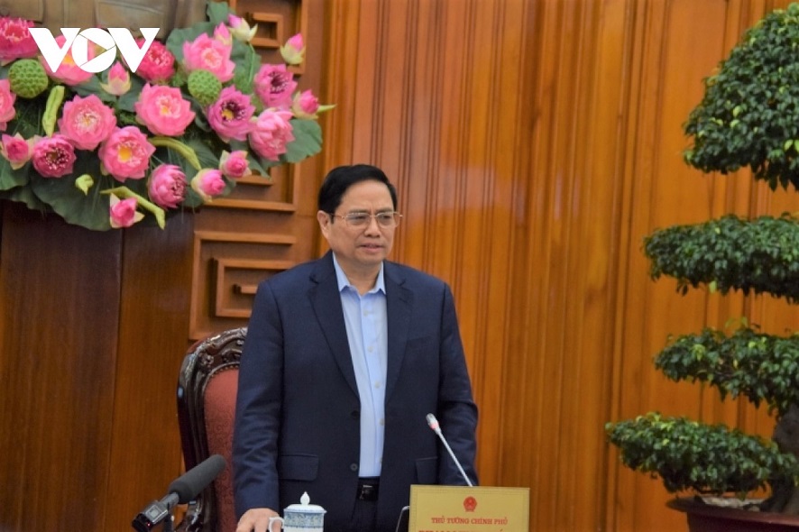 Vietnam busca producir vacunas y medicamentos contra el covid-19, afirma el primer ministro