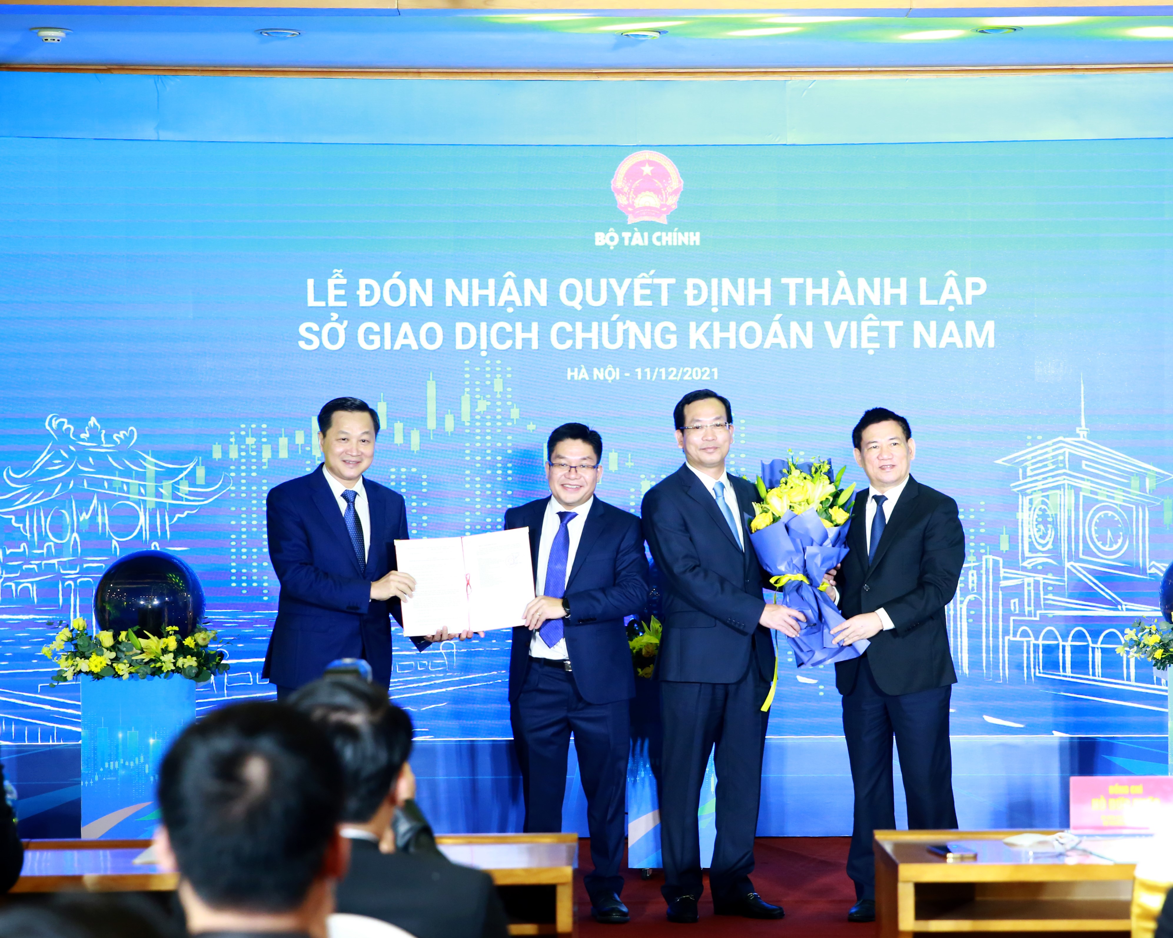Inauguración del Servicio de Transacciones Bursátiles de Vietnam