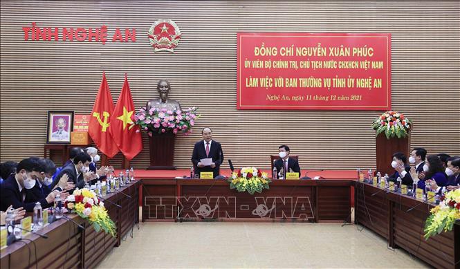 El jefe de Estado se reúne con las autoridades de Nghe An