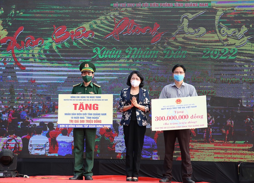 La ex vicepresidenta del país felicita a localidades fronterizas en Quang Nam