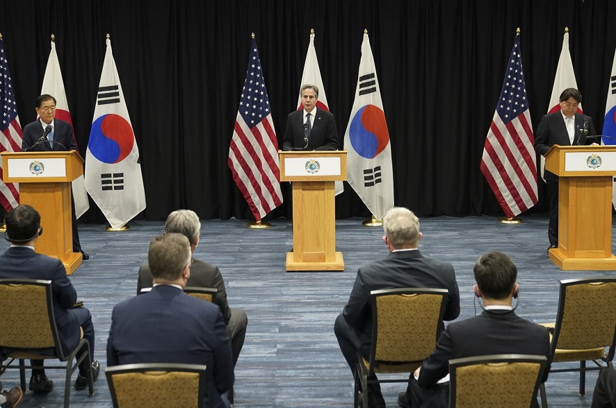 Estados Unidos, Japón y Corea del Sur cooperan para la desnuclearización completa de la península de Corea