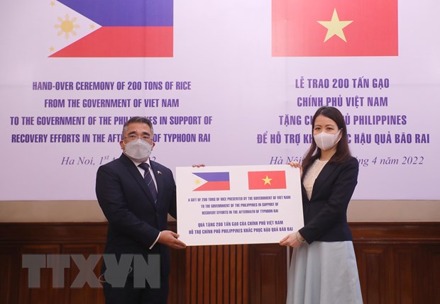 Vietnam dona 200 toneladas de arroz a Filipinas