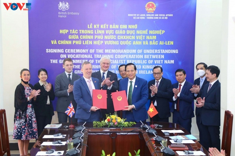 Vietnam y Reino Unido cooperan en la formación profesional