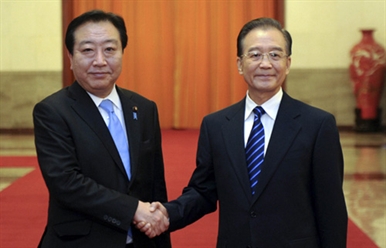北京市内の人民大会堂で中国の胡錦濤国家主席と会談