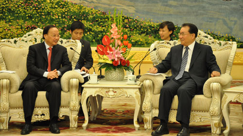 ルア委員長, 中国訪問中
