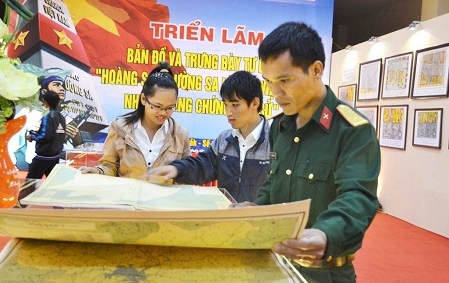 ホアンサ、チュオンサの地図・資料展示会