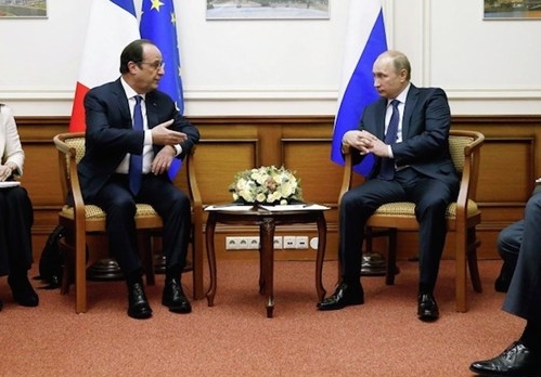 仏大統領:露でプーチン氏と会談 ウクライナ情勢協議