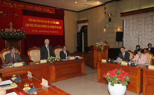 チョン書記長、ハノイ市党委員会と会合