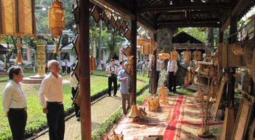 「フエ伝統職業フェスティバル2015」　紹介