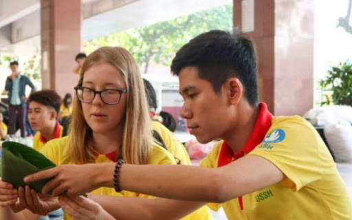 ベトナムに泊まる外国人留学生への支援