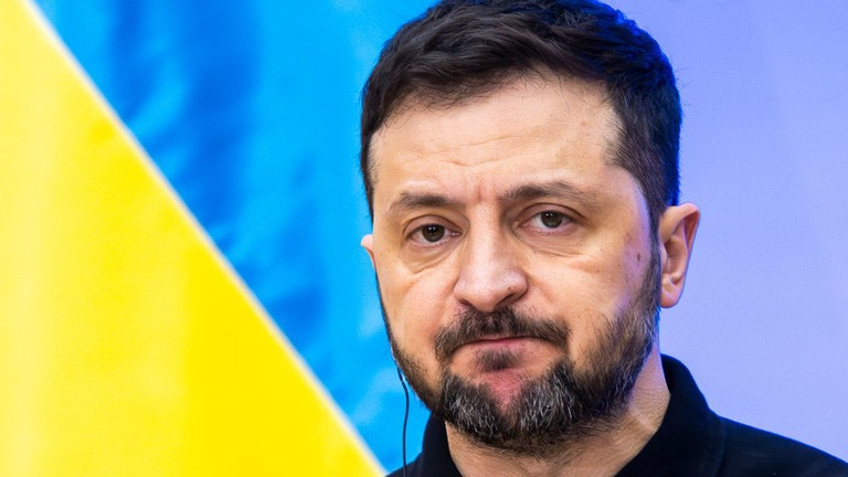 ウクライナ、NATO加盟目標を断念