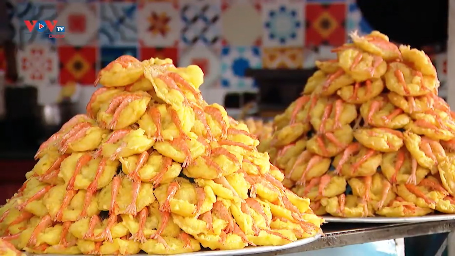 Les beignets de crevettes de Tây Hô