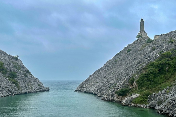 Le phare Long Châu