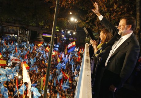 Espagne-élections: pouvoir absolu de Rajoy (droite)