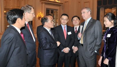 Le Président de l'AN rencontre le prince Andrew - duc d'York
