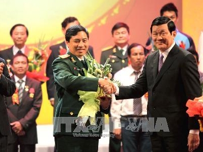 Le Président vietnamien assiste au programme de la 9e “Gloire du Vietnam”