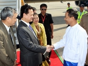 Le Premier Ministre vietnamien entame sa visite au Myanmar et participe au GMS-4