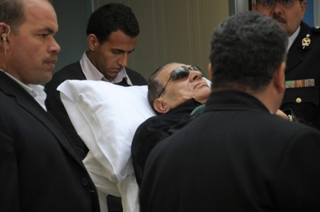 La peine de mort réclamée contre l'ancien président égyptien Hosni Moubarak