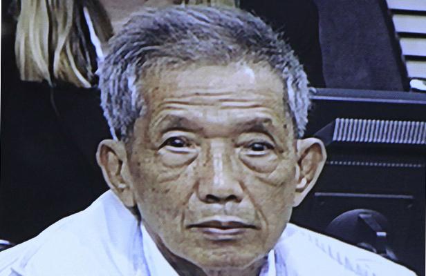 Cambodge: L'ancien khmer rouge Douch condamné à la prison à perpétuité en appel