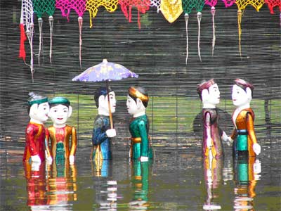 Spectacle en hommage aux marionnettes sur l'eau du Vietnam à Paris