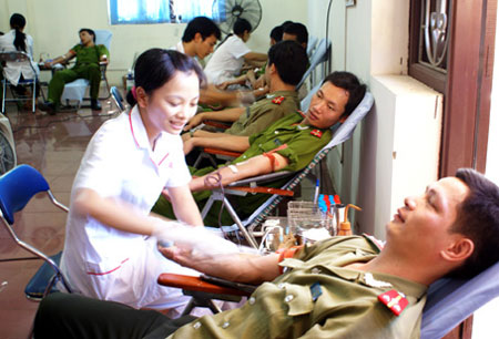 Près d’1% de la population vietnamienne a donné son sang