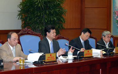 Le Premier Ministre travaille avec l’association des paysans vietnamiens