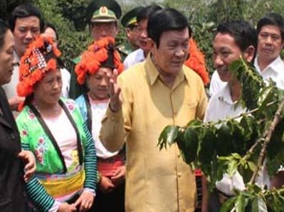 Truong Tan Sang travaille avec les autorités de Dien Bien