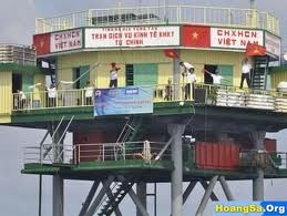 Une délégation se rend dans le district insulaire de Truong Sa