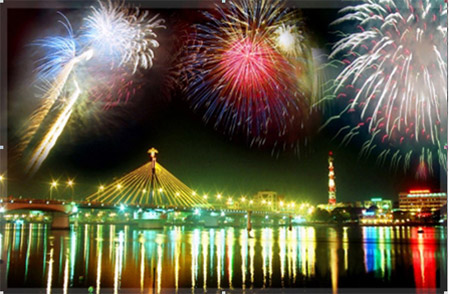 Ouverture du concours international de feux d'artifice à Danang
