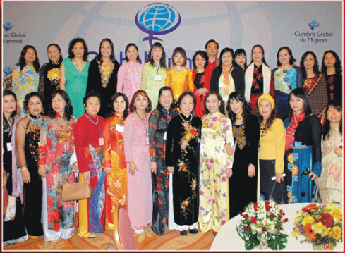 Nguyen Thi Doan au 22ème Sommet mondial des femmes, tenu en Grèce