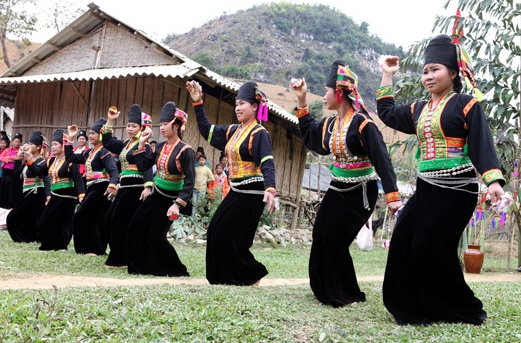 Le groupe folklorique des Kho Mu