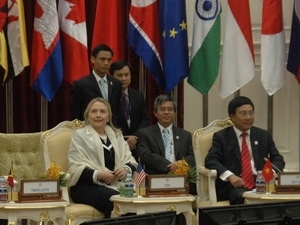 Pham Binh Minh au forum de l'ASEAN et à la conférence de l'Asie de l'Est