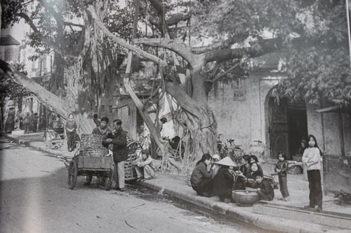 Kota Hanoi pada periode ekonomi dengan subsidi negara melalui lensa seorang diplomat Inggeris