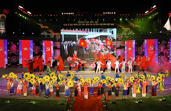 Persatuan besar semua etnis – pusaka budaya Vietnam turut menyebarkan nilai-nilai budaya