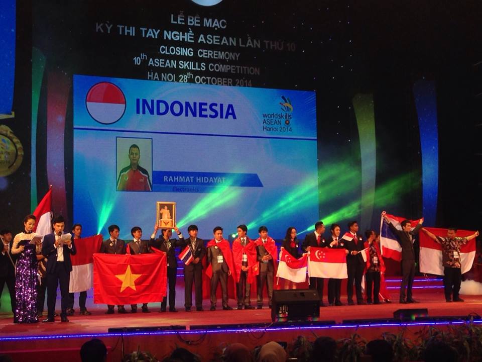 Kompetisi ke-10 Ketrampilan Kerja ASEAN di kota Hanoi berakhir secara sukses
