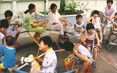 Ada hati-hati nurani yang meredakan penderitaan oranye