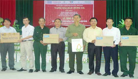 Program “Bergemanya epik untuk selama-lamanya” merekonstruksikan tradisi heroik dari Tentara Rakyat Vietnam