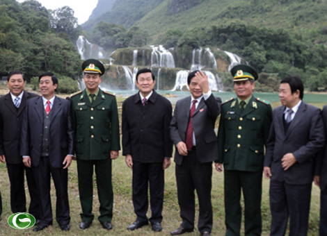 ທ່ານປະທານປະເທດ ເຈືອງເຕີນຊາງ ເຮັດວຽກຢູ່ແຂວງ ກາວບັງ