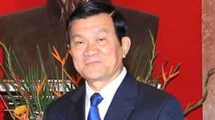 Staatspräsident feiert mit Bewohnern im Wohnviertel Cau Kho