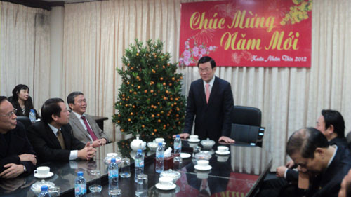 Staatspräsident reist zum Tet-Fest in die Provinzen