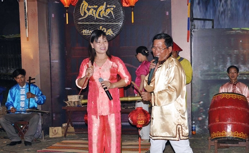Folkloristische Kunstprogramme in Hoi An