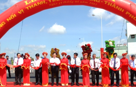Einweihung der Verbindungsstraße Vi Thanh