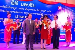 Ehrung der vorbildlichen ASEAN-Unternehmen 2012