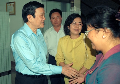 Staatspräsident trifft Wähler des Stadtviertels 4 in Ho Chi Minh Stadt