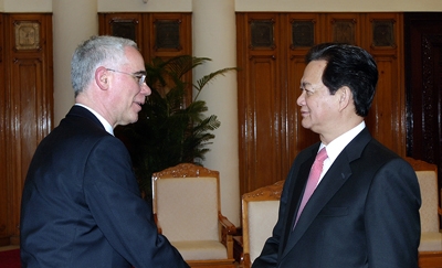 Premierminister Dung trifft Ungarns Humanressourcen-Minister Balog